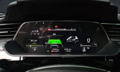 Audi e-tron 2022, 72262 км, за 48500000 KRW - фото 8