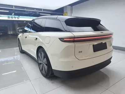 Li Auto 理想i6 2025, 6200 км, за 252800 CNY