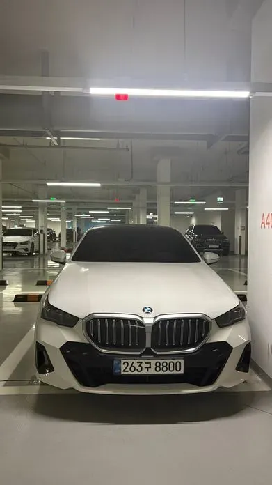 BMW 5-Series · 2025 год