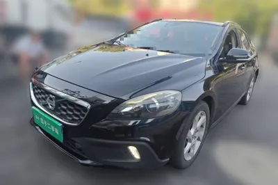 Volvo V40 · 2014 год