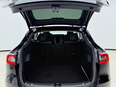 Tesla Model Y 2022, 40000 км, за 154800 CNY - фото 22