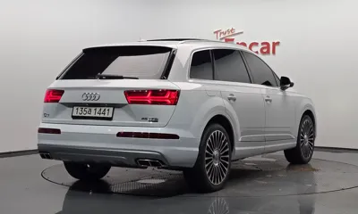 Audi Q7 2019, 92021 км, за 30900000 KRW
