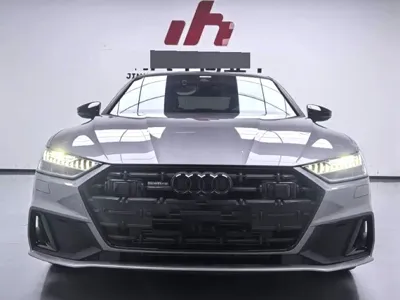 Audi A7L 2022, 60000 км, за 190600 CNY