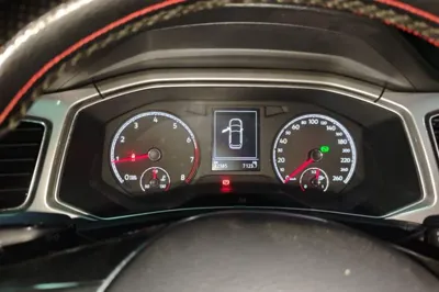 Volkswagen T-Roc 2018, 82300 км, за 54694.45 CNY - фото 11