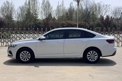 Volkswagen Lavida 2023, 74100 км, за 69597.55 CNY