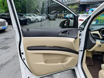 Buick GL8 2023, 84000 км, за 126800 CNY - фото 6