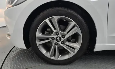 Hyundai Avante 2018, 60806 км, за 9300000 KRW - фото 5