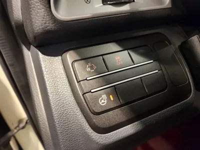 KG_Mobility_Ssangyong TIBOLI 2015, 126330 км, за 3900000 KRW - фото 17