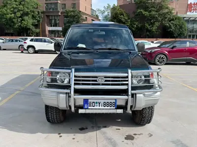 Leopaard Black King Kong 2013, 95000 км, за 22000 CNY