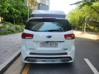 Kia Canival 2017, 223000 км, за 9900000 KRW