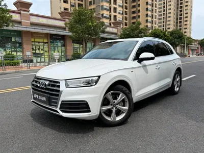 Audi Q5L 2021, 30000 км, за 139800 CNY