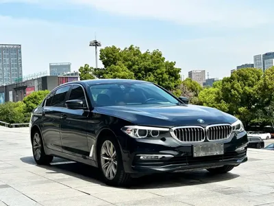 BMW 5 Series 2018, 150000 км, за 118000 CNY
