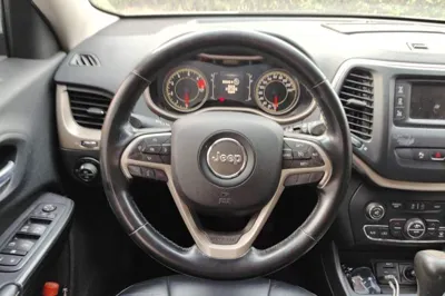 Jeep Cherokee 2016, 137500 км, за 40883.48 CNY - фото 7