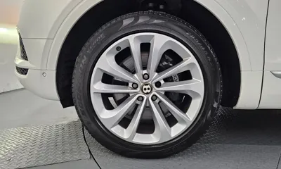 Bentley Bentayga 2019, 93876 км, за 93000000 KRW - фото 5