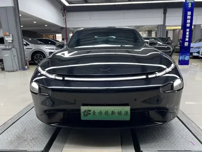Xpeng P7 · 2023 год