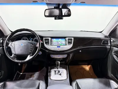 Hyundai Genesis 2012, 174777 км, за 3800000 KRW
