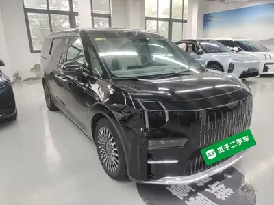 Zeekr 009 2024, 34000 км, за 341300 CNY