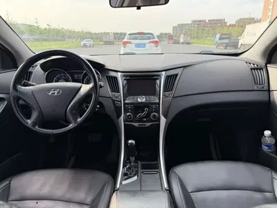 Hyundai Sonata 2013, 70000 км, за 19800 CNY - фото 6
