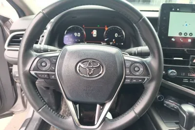 Toyota Camry 2021, 81000 км, за 113285.66 CNY - фото 7