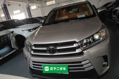 Toyota Highlander 2018, 37900 км, за 168256.54 CNY