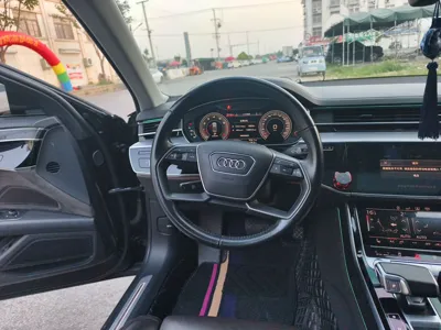 Audi A8 2019, 168900 км, за 277316.36 CNY - фото 11