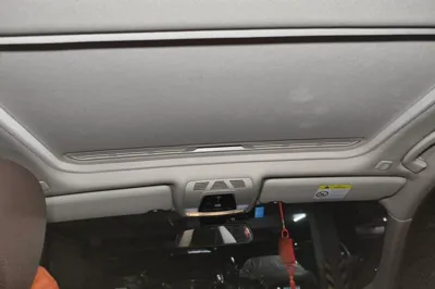 BMW 3 Series 2019, 91400 км, за 87693.8 CNY - фото 18