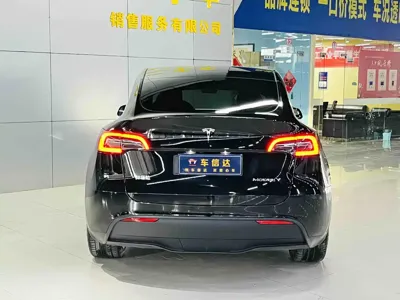 Tesla Model Y 2021, 23000 км, за 159800 CNY
