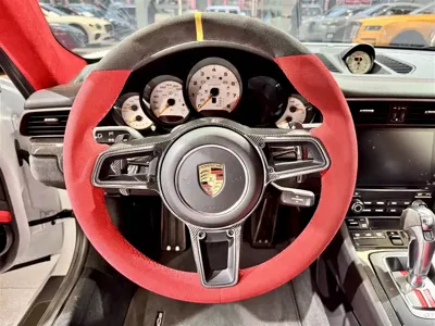 Porsche 911 2018, 6000 км, за 2488800 CNY - фото 19