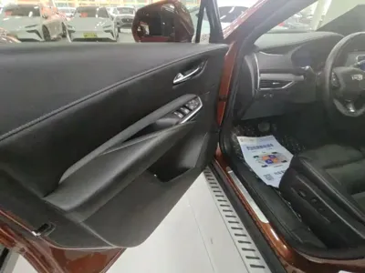 Cadillac XT4 2019, 60000 км, за 79800 CNY