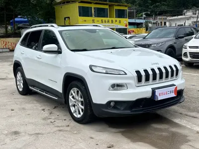 Jeep Cherokee 2017, 100000 км, за 28800 CNY