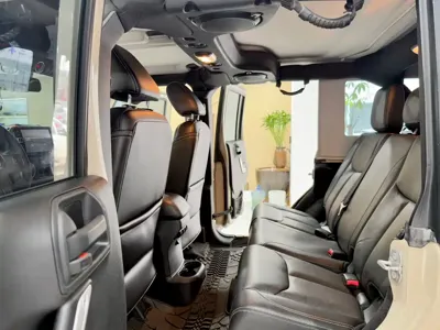 Jeep Wrangler 2016, 120000 км, за 96800 CNY - фото 11