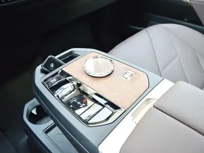 BMW iX 2025, 11000 км, за 386800 CNY - фото 10