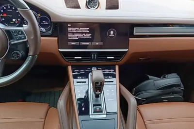 Porsche Cayenne E-Hybrid 2023, 50000 км, за 499474.38 CNY - фото 16