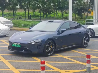 Xiaomi SU7 · 2025 год