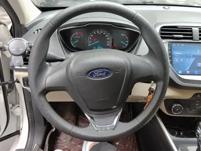 Ford Escort 2017, 94400 км, за 18100 CNY - фото 15