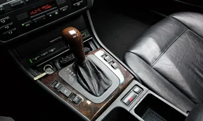 BMW 3-Series 2000, 275489 км, за 2400000 KRW - фото 9