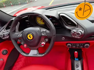 Ferrari 488 2018, 33000 км, за 1868000 CNY - фото 7