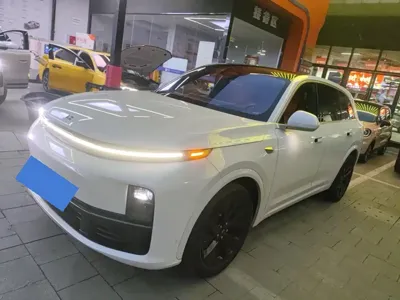 Li Auto Li L7 · 2024 год
