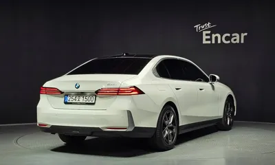 BMW 5-Series 2025, 4646 км, за 56500000 KRW - фото 2