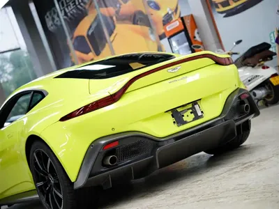 Aston Martin V8 Vantage 2018, 35200 км, за 838000 CNY