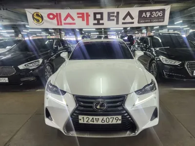 Lexus IS 2018, 67199 км, за 21990000 KRW - фото 1