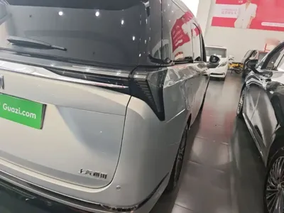 Buick GL8 Hybrid 2024, 41200 км, за 260600 CNY - фото 8