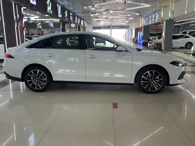 Roewe D7 2024, 300 км, за 74300 CNY - фото 4