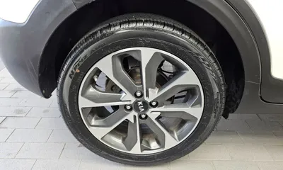 Kia Stonic 2018, 113169 км, за 9000000 KRW - фото 5