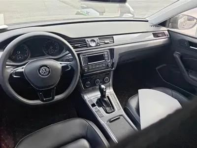 Volkswagen Passat 2017, 69500 км, за 58800 CNY - фото 12