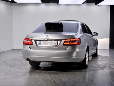 Mercedes-Benz E-Class 2013, 161193 км, за 4190000 KRW