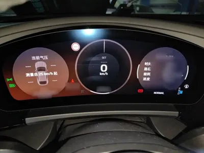 Porsche Macan EV 2026, 4200 км, за 434000 CNY - фото 4