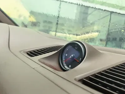 Porsche Cayenne Hybrid 2023, 57000 км, за 438000 CNY - фото 26
