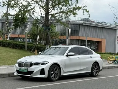 BMW i3 · 2024 год
