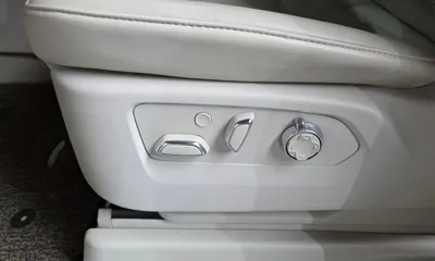 Cadillac Escalade 2022, 23056 км, за 99300000 KRW - фото 32
